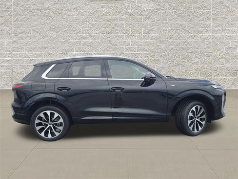New 2026 Audi Q3 quattro 2.0T AWD/4WD image 7