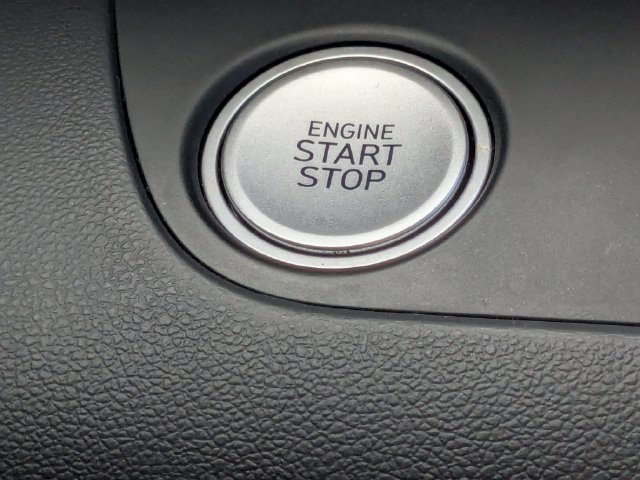 Used 2025 Hyundai Elantra SEL FWD image 28