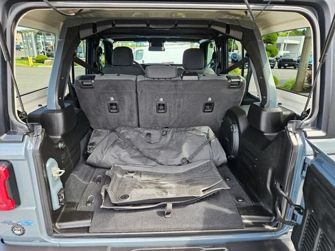 Used 2024 Jeep Wrangler Unlimited AWD/4WD image 13