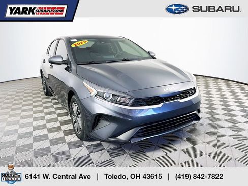 Used 2023 Kia Forte LXS image 1