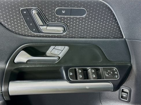 Used 2025 Mercedes-Benz GLA 250 4MATIC image 24