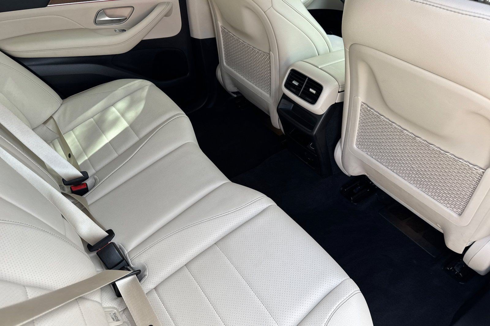 Used 2022 Mercedes-Benz GLE 350 4MATIC w/ Premium Package image 48