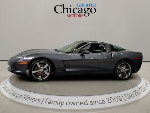 Used 2010 Chevrolet Corvette Coupe w/ 1LT image 3