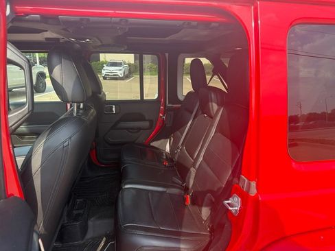 Used 2021 Jeep Wrangler Unlimited Sahara AWD/4WD image 17