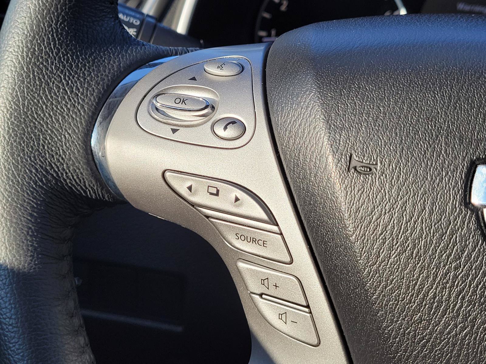 Used 2015 Nissan Murano SL w/ Cargo Package FWD image 9