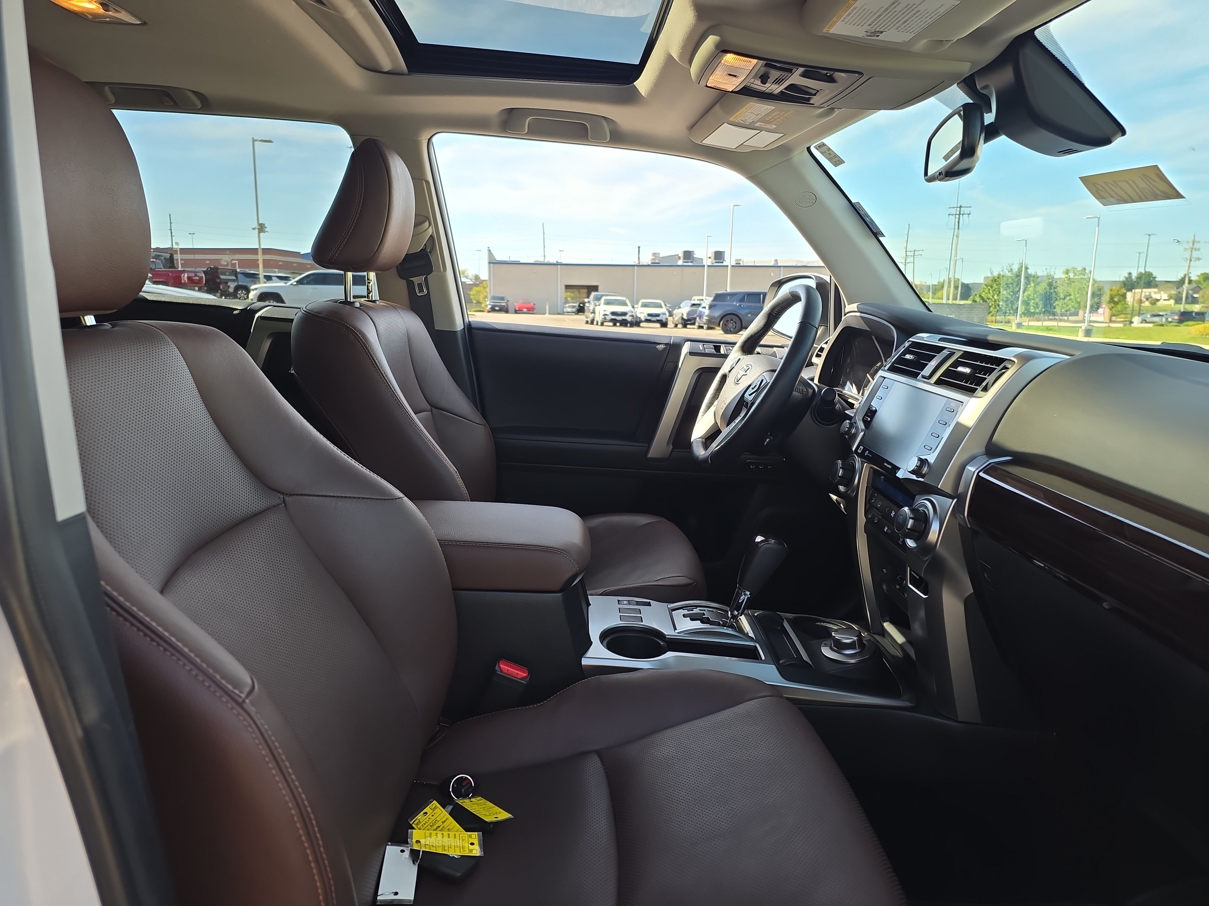 Used 2024 Toyota 4Runner Limited AWD/4WD image 10