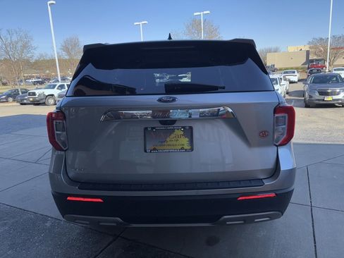 Used 2023 Ford Explorer XLT w/ Equipment Group 202A image 6