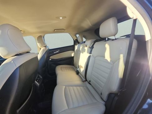 Used 2022 Ford Edge SEL image 17