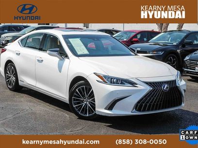 Used 2022 Lexus ES 300h w/ Premium Package