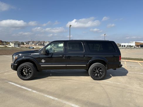Used 2002 Ford Excursion Limited image 2