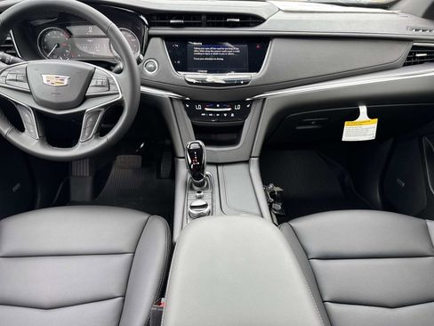 New 2026 Cadillac XT5 Luxury w/ LPO, Floor Liner Package image 17