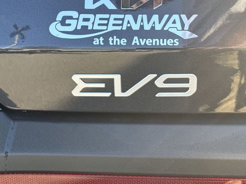 New 2026 Kia EV9 Wind image 10