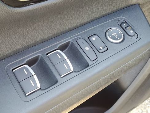 Used 2025 Honda CR-V Sport Touring image 18