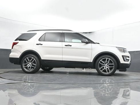 Used 2017 Ford Explorer Sport w/ Equipment Group 401A AWD/4WD image 42