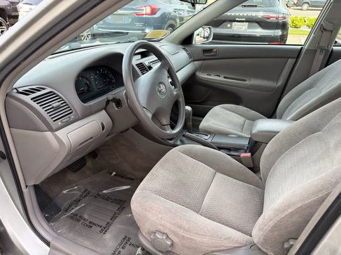 Used 2002 Toyota Camry LE FWD image 11