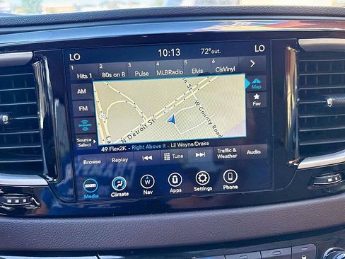 Used 2020 Chrysler Pacifica Touring w/ Advanced Safetytec Group FWD image 13