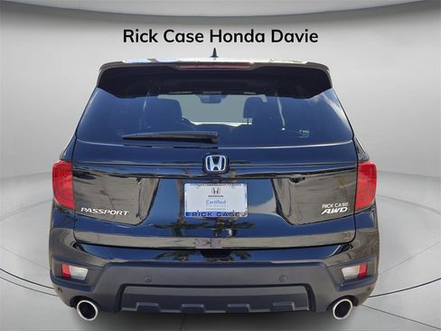 Certified 2025 Honda Passport EX-L image 6