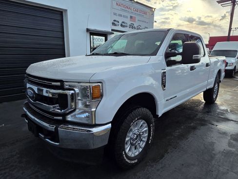 Used 2020 Ford F250 XLT w/ FX4 Off-Road Package AWD/4WD image 3