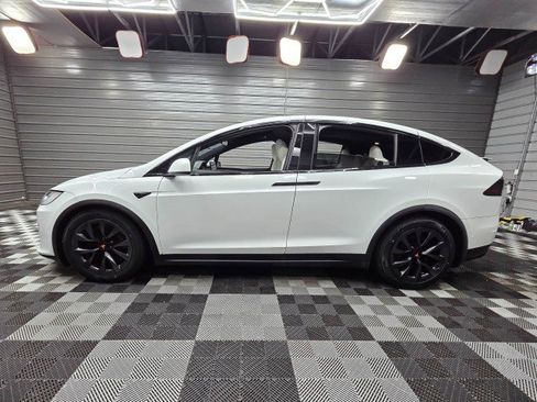Used 2022 Tesla Model X AWD/4WD image 8