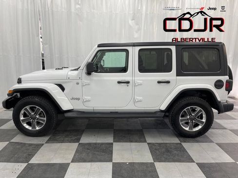 Used 2020 Jeep Wrangler Unlimited Sahara AWD/4WD image 6