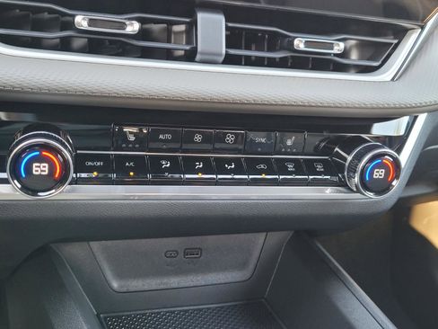 Used 2026 Chevrolet Equinox LT w/ Convenience Package II image 28