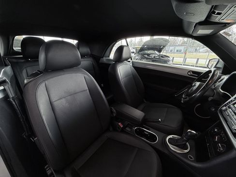 Used 2015 Volkswagen Beetle 1.8T FWD image 34