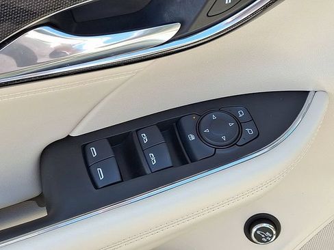 Certified 2022 Buick Envision Preferred FWD image 21
