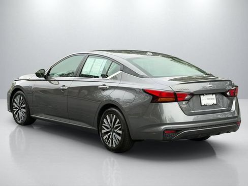 Used 2025 Nissan Altima 2.5 SV FWD image 7