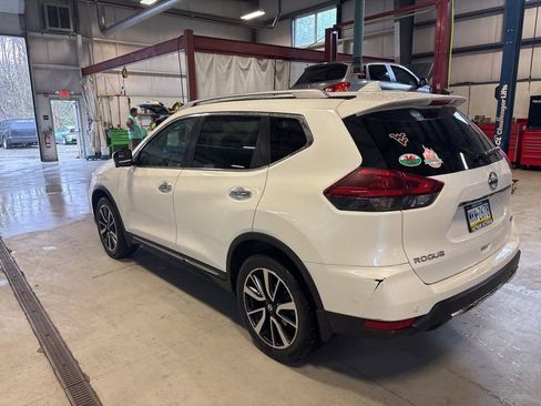 Used 2019 Nissan Rogue SL w/ Premium Package AWD/4WD image 5