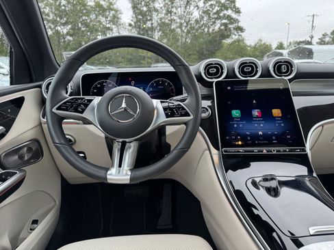 Certified 2025 Mercedes-Benz GLC 300 image 21