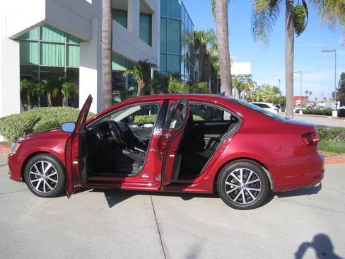 Used 2016 Volkswagen Jetta SE FWD image 18