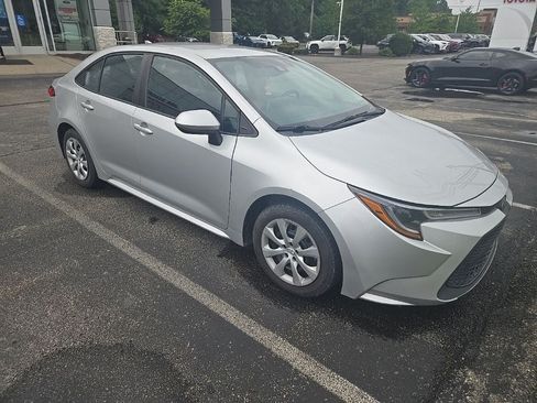Used 2020 Toyota Corolla LE FWD image 7