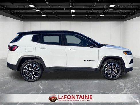 Certified 2023 Jeep Compass Limited image 6