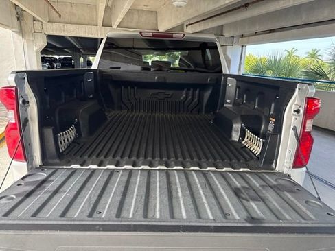 Used 2021 Chevrolet Silverado 1500 LT RWD image 15