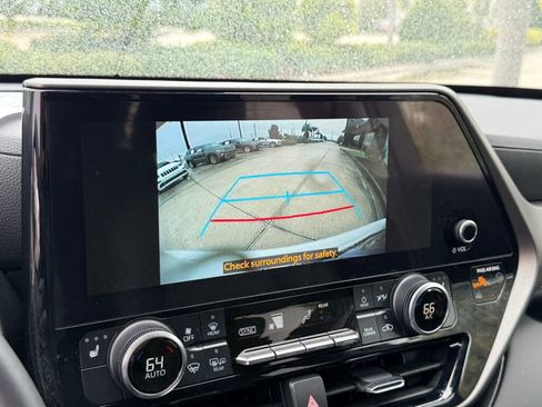 Used 2023 Toyota Highlander L image 27