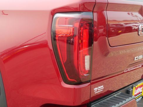 Used 2023 GMC Sierra 1500 Denali AWD/4WD image 17