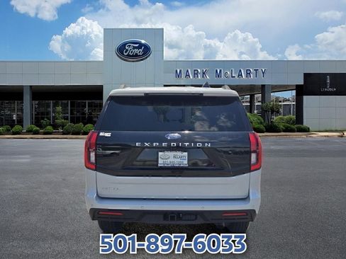 Used 2025 Ford Expedition Active RWD image 4