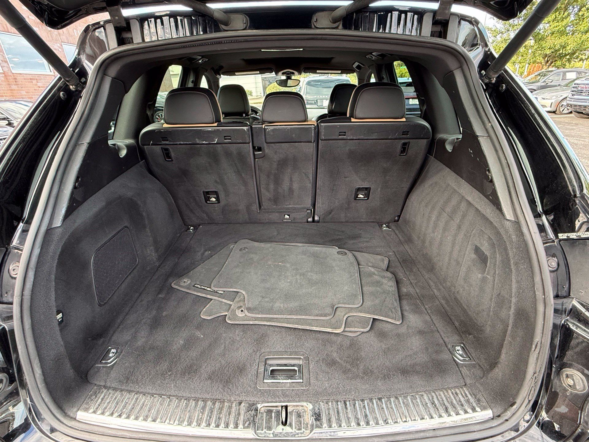 Used 2015 Porsche Cayenne Diesel AWD/4WD image 41