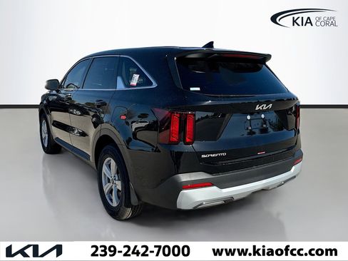 New 2026 Kia Sorento LX image 3