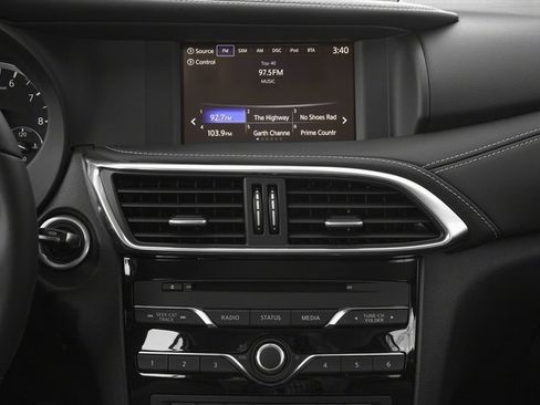 Used 2018 INFINITI QX30 Premium w/ Cargo Package AWD/4WD image 13
