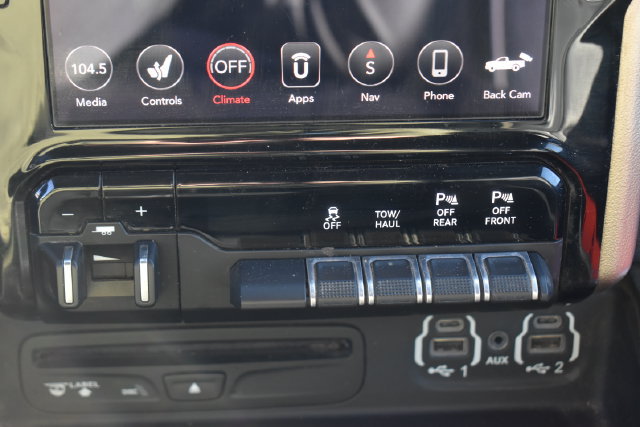 Used 2019 RAM 1500 Laramie w/ Sport Appearance Package AWD/4WD image 28