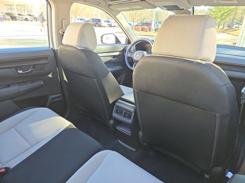 Used 2023 Honda CR-V LX image 11