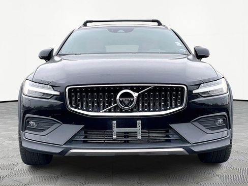 Used 2020 Volvo V60 T5 Cross Country w/ Protection Package Premier image 3