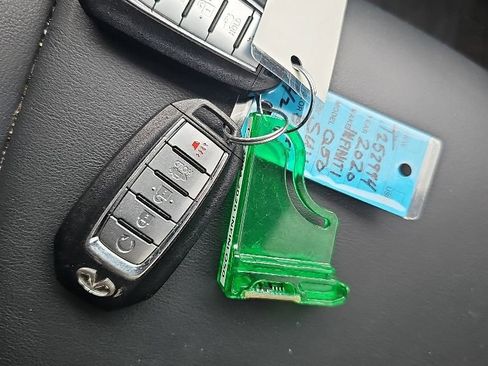 Used 2020 INFINITI Q50 Luxe w/ Essential Package (3.0T Luxe) AWD/4WD image 5