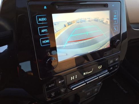 Used 2016 Toyota Prius Three image 36