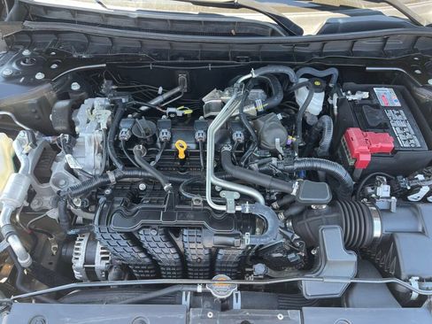 Used 2024 Nissan Altima 2.5 SV FWD image 33