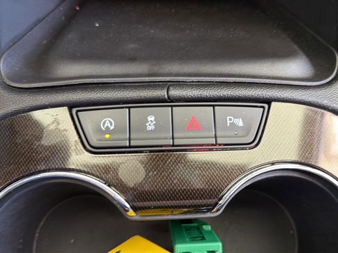 Used 2022 GMC Acadia AT4 w/ Preferred Package image 32