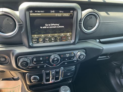 Used 2022 Jeep Wrangler Unlimited Sahara w/ LED Lighting Group AWD/4WD image 21