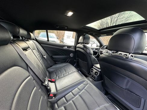 Used 2023 Kia Stinger GT2 image 16