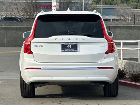 Certified 2023 Volvo XC90 T8 Ultimate image 8